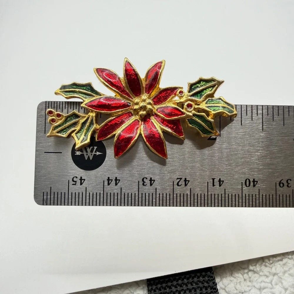 Vintage Christmas Poinsettia Brooch Red Green Enamel Gold Tone Holiday Pin 2.5